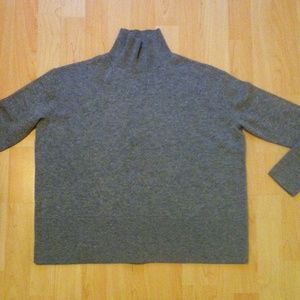 everlane cashmere turtleneck